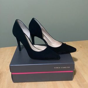 Black velvet Vince Camuto Faiva 4inch pumps